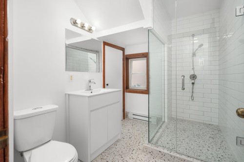 Bathroom - 354 Boul. St-Joseph O., Montréal (Le Plateau-Mont-Royal), QC - Indoor Photo Showing Bathroom
