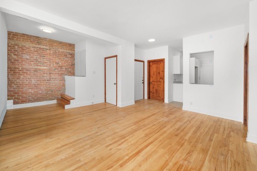 Living Room - 354 Boul. St-Joseph O., Montréal (Le Plateau-Mont-Royal), QC - Indoor Photo Showing Other Room