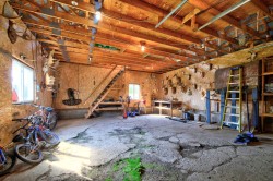 Garage - 
