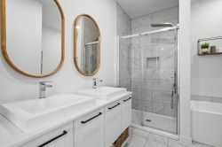 Salle de bains attenante à la CCP - 