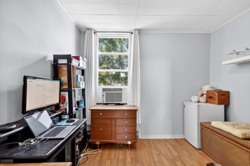 Chambre à coucher - 17  - 19 Av. Legrand, Laval (Laval-Des-Rapides), QC - Indoor