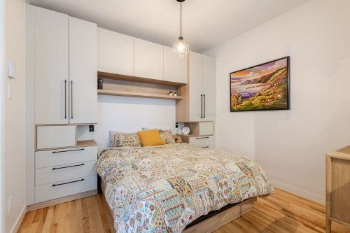 Master Bedroom - 6424 Av. Casgrain, Montréal (Rosemont/La Petite-Patrie), QC - Indoor Photo Showing Bedroom