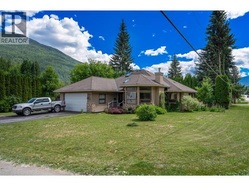 1609 Windsor Drive  Revelstoke, BC V0E 2S1
