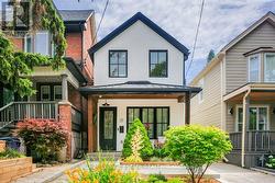 25 HERBERT AVENUE Toronto, ON M4L 3P8