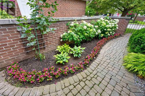 5183 Banting Court, Burlington, ON 
