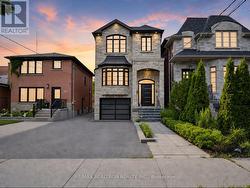 402 GLEN PARK AVENUE Toronto, ON M6B 2E5