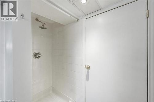Separate shower - 481 Upper Gage Avenue, Hamilton, ON - Indoor Photo Showing Bathroom