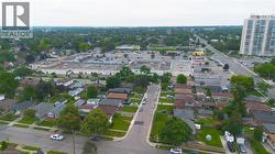 Surrounding area with nearby amenities - 