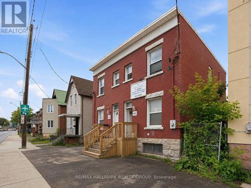 451 & 453 - 453 Catherine Street N, Ottawa, ON 