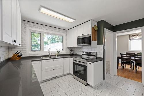 4279 Eldridge Ave, Winnipeg, MB 