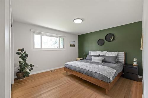 4279 Eldridge Ave, Winnipeg, MB 