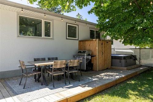 4279 Eldridge Ave, Winnipeg, MB 