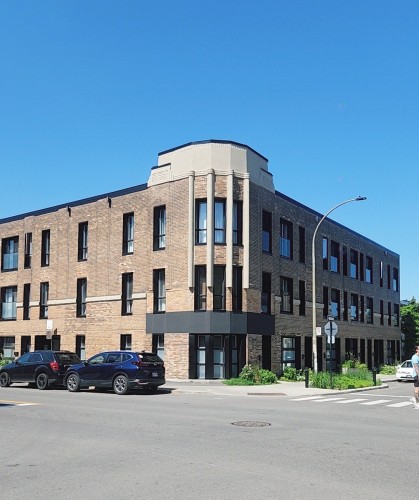 203-451 Av. Ogilvy  Montréal (Villeray/Saint-Michel/Parc-Extension), QC H3N 1M7