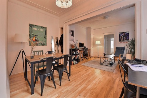 Salle à manger - 2-5578 Av. Du Parc, Montréal (Le Plateau-Mont-Royal), QC 