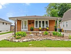 1491 ELLROSE Avenue  Windsor, ON N8Y 3X4