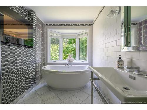 45 Ashland Crt, Fredericton, NB 