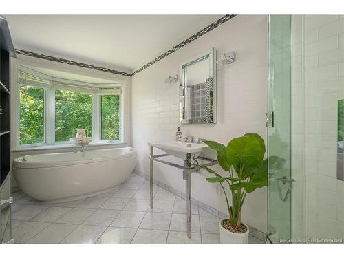 45 Ashland Crt, Fredericton, NB 