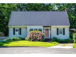 45 Ashland CRT  Fredericton, NB E3B 2N8