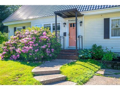 45 Ashland Crt, Fredericton, NB 