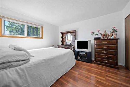 187 Weitzel St, Winnipeg, MB 