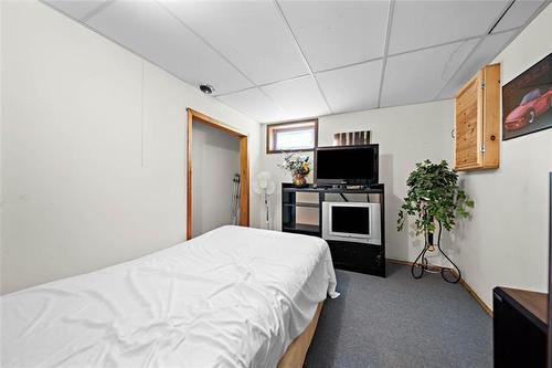 187 Weitzel St, Winnipeg, MB 