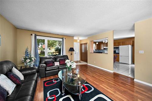 187 Weitzel St, Winnipeg, MB 