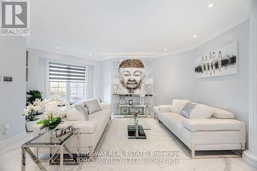 923 Bristol Road W, Mississauga, ON 