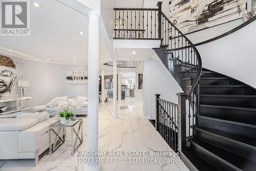 923 Bristol Road W, Mississauga, ON 