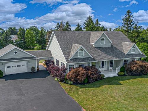 2 MULLAGHMORE Drive  Stratford, PE C1B 1P2