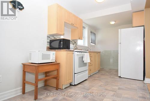 13 Flindall Street, Quinte West (Trenton Ward), ON - Indoor Photo Showing Kitchen