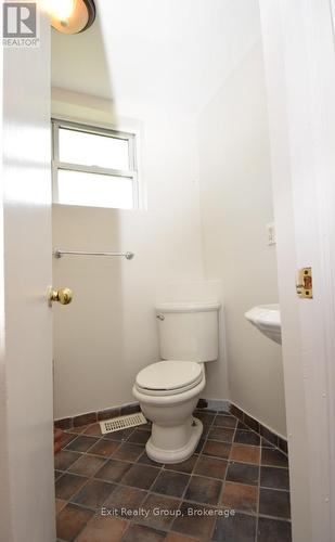 13 Flindall Street, Quinte West (Trenton Ward), ON - Indoor Photo Showing Bathroom