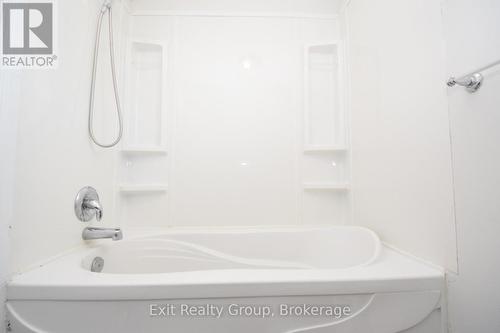 13 Flindall Street, Quinte West (Trenton Ward), ON - Indoor Photo Showing Bathroom
