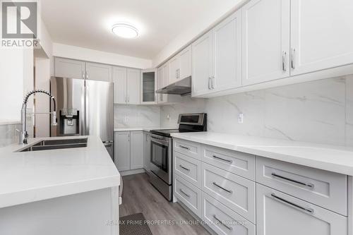 25 Pine Gate Place, Whitby, ON 