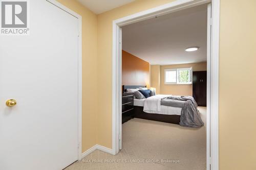 25 Pine Gate Place, Whitby, ON 