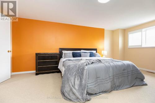25 Pine Gate Place, Whitby, ON 