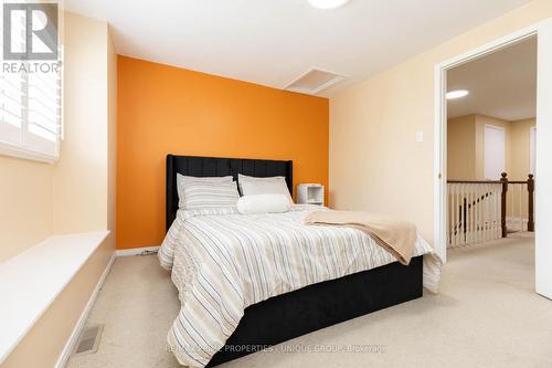 25 Pine Gate Place, Whitby, ON 