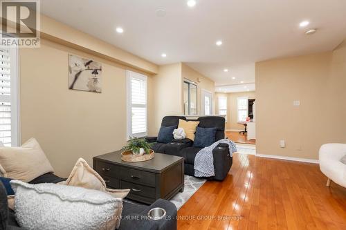 25 Pine Gate Place, Whitby, ON 