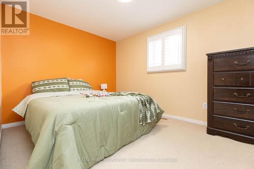 25 Pine Gate Place, Whitby, ON 