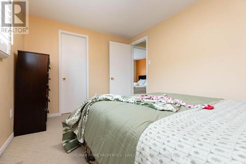 25 Pine Gate Place, Whitby, ON 