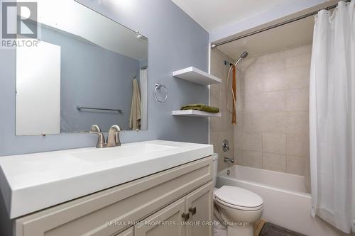 25 Pine Gate Place, Whitby, ON 