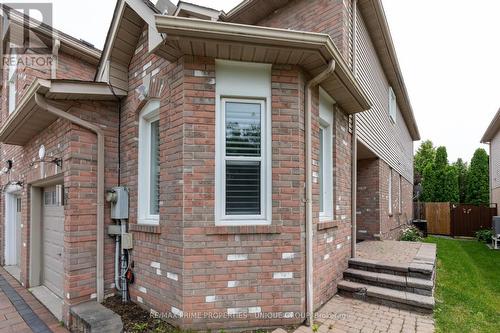 25 Pine Gate Place, Whitby, ON 