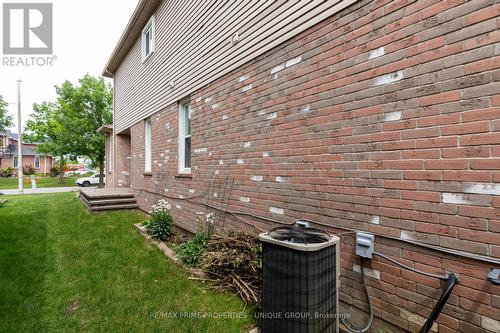 25 Pine Gate Place, Whitby, ON 