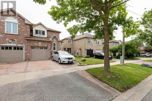 25 Pine Gate Place, Whitby, ON 