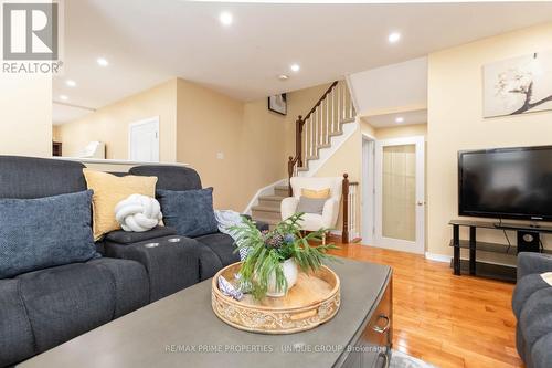 25 Pine Gate Place, Whitby, ON 