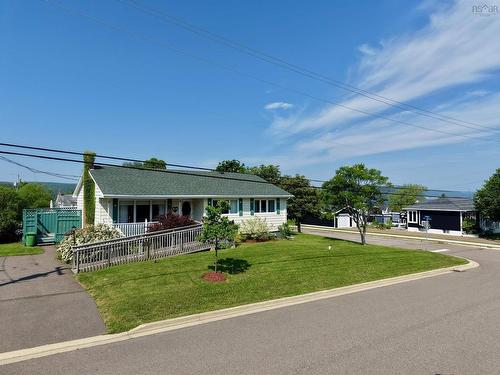 39 Napean St.  Port Hawkesbury, NS B9A 1P2