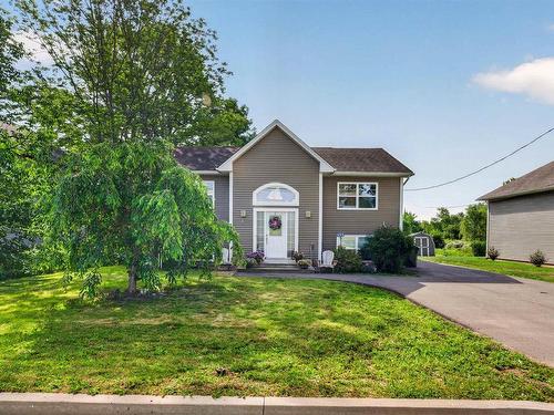 355 College Road, Windsor, NS 