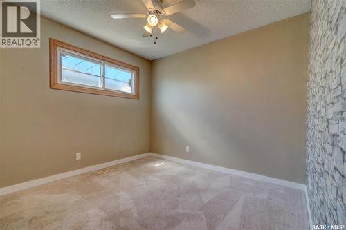 119 Bothwell Crescent, Regina, SK 