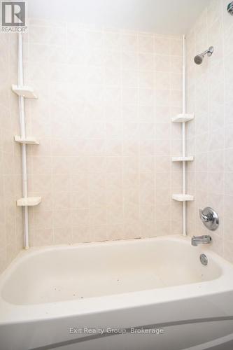 11 Flindall Street, Quinte West (Trenton Ward), ON - Indoor Photo Showing Bathroom