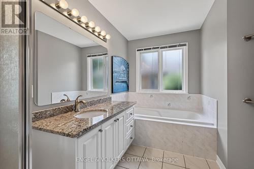 10 Waterthrush Crescent, Ottawa, ON 
