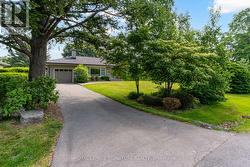 383 MAPLEHURST AVENUE Oakville, ON L6L 4Y3